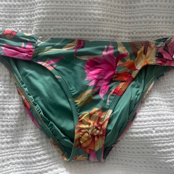 La Blanca Women's Swimsuit Bottom SIZE 10 - Picture 3 of 5